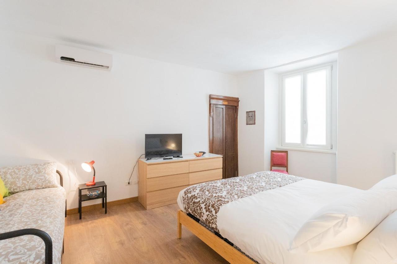 Da Pia In Historycal Como City Centre By Rent All Como Exteriör bild