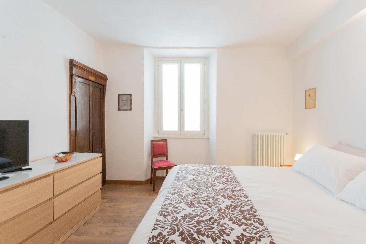 Da Pia In Historycal Como City Centre By Rent All Como Exteriör bild